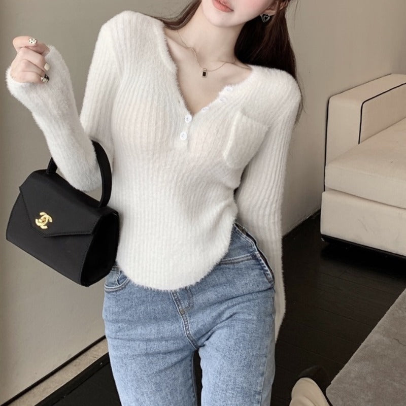 Pull col V côtelé doux et féminin