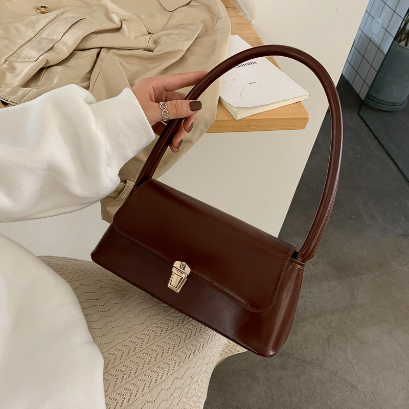Sac baguette minimaliste – Fermoir chic et ligne épurée