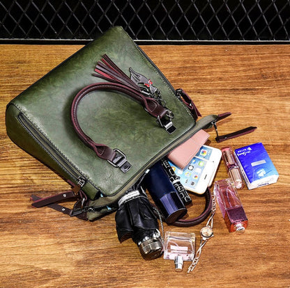 Sac à main structuré – Charms fantaisie et élégance urbaine