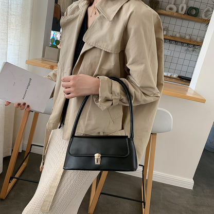Sac baguette minimaliste – Fermoir chic et ligne épurée
