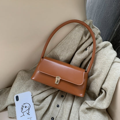 Sac baguette minimaliste – Fermoir chic et ligne épurée
