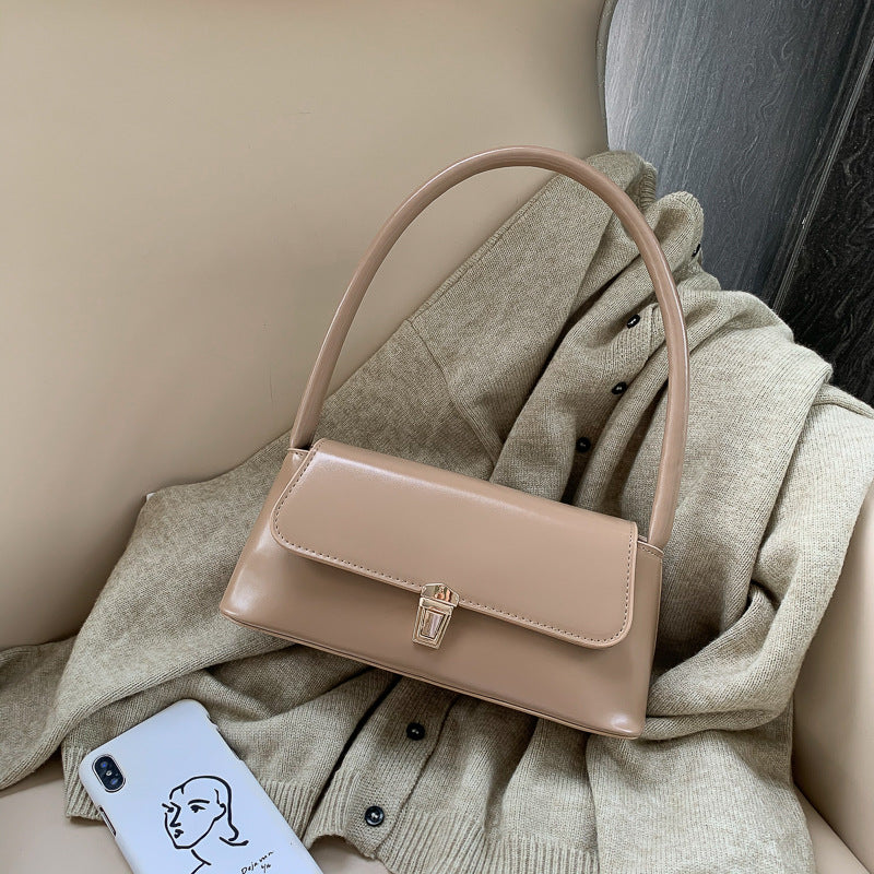 Sac baguette minimaliste – Fermoir chic et ligne épurée