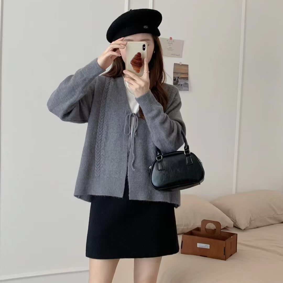 Cardigan en maille V – Doux basique décliné en plusieurs teintes