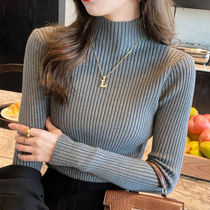 Pull côtelé à col montant – Coupe ajustée et allure chic