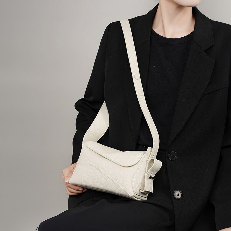 Sac à main compact design minimaliste chic