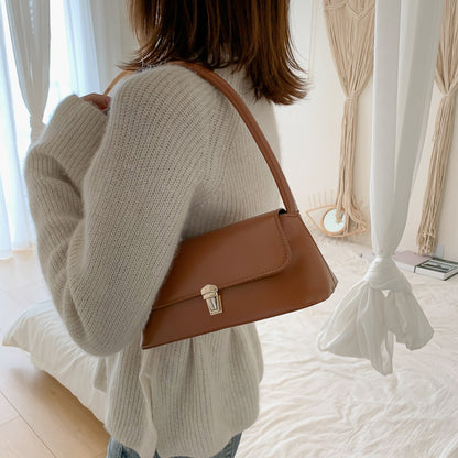 Sac baguette minimaliste – Fermoir chic et ligne épurée