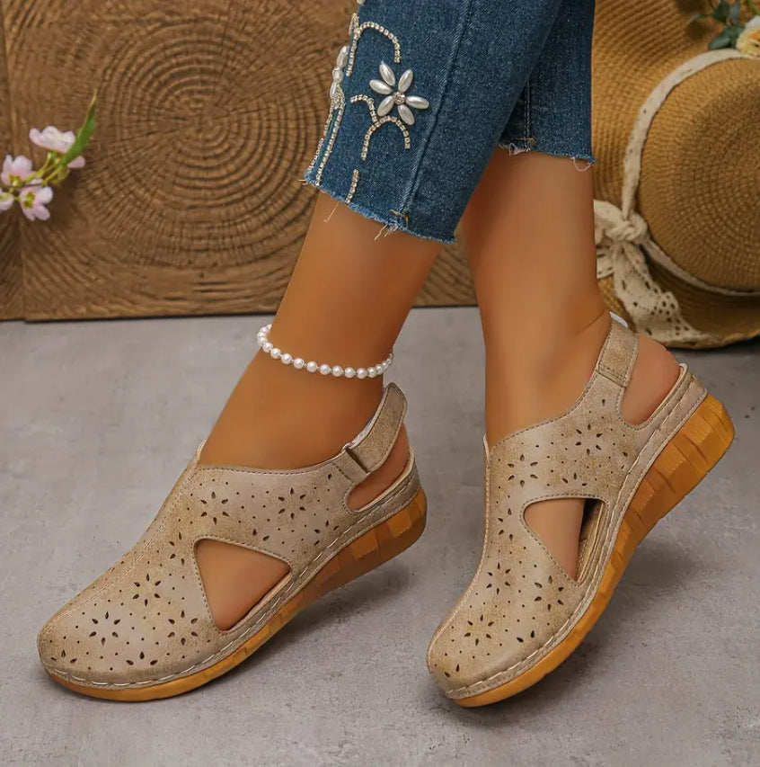 Mules Ouvertes à Brides Ajourées
