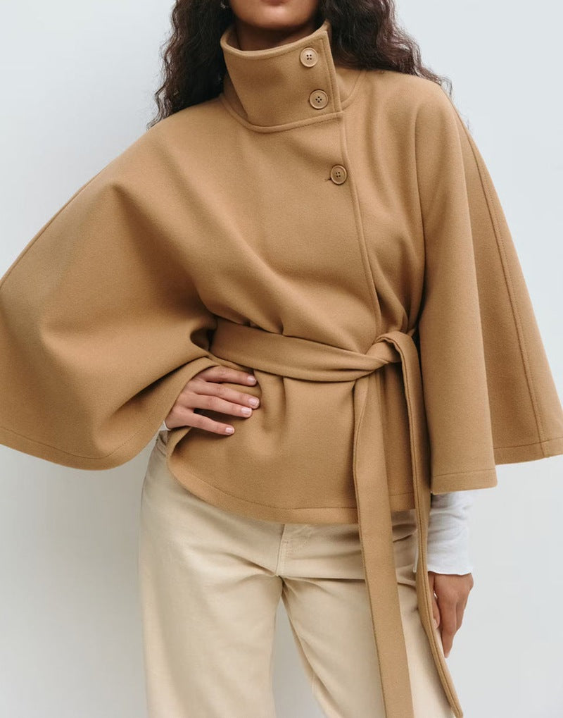 Veste Cape Dramatique Féminine