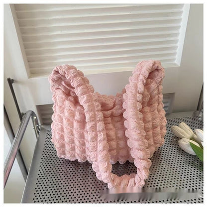 Sac cabas en maille – Effet doudou et style tendance