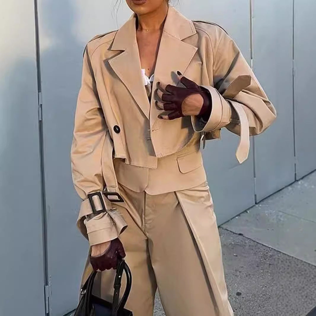 Veste trench courte – Ceinture élégante et coupe moderne